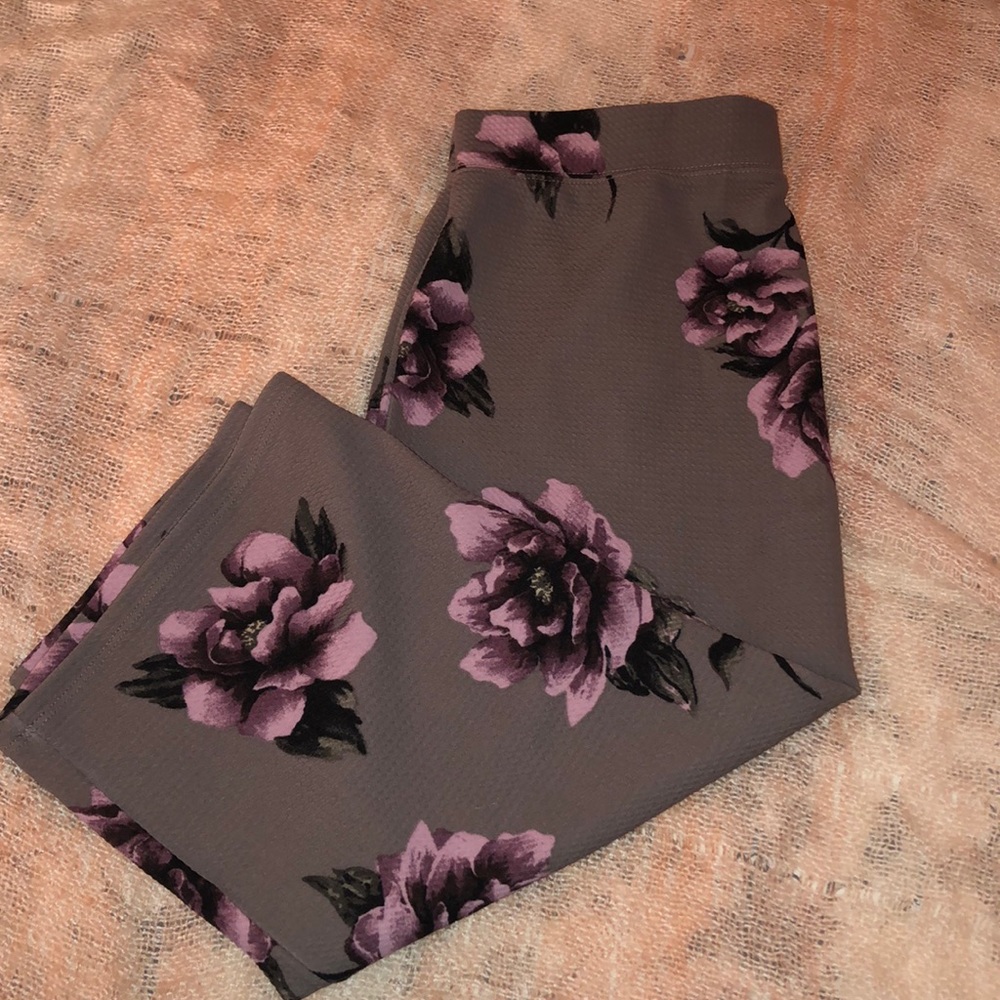 Grey floral pencil skirt